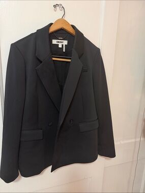 DKNY Women’s BlackTwo-Button Blazer